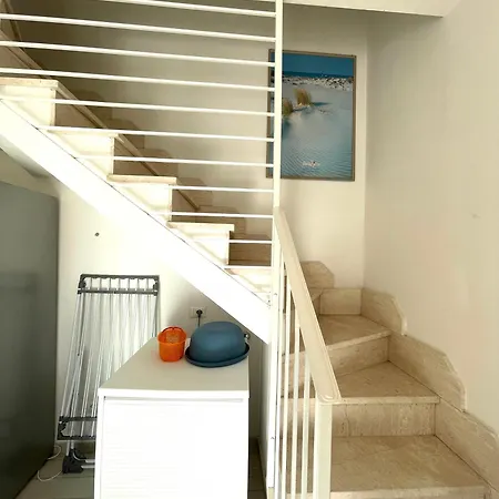 Prázdninový dům Acacia K&g House *